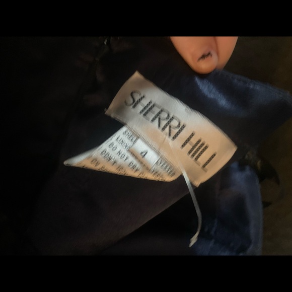 Prom/ Ball dress - Picture 3 of 7